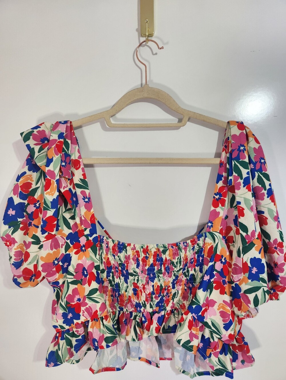 ARULA Multicolor Smocked Cropped Top with Floral Print, Size 14-16 - Picture 6 of 8